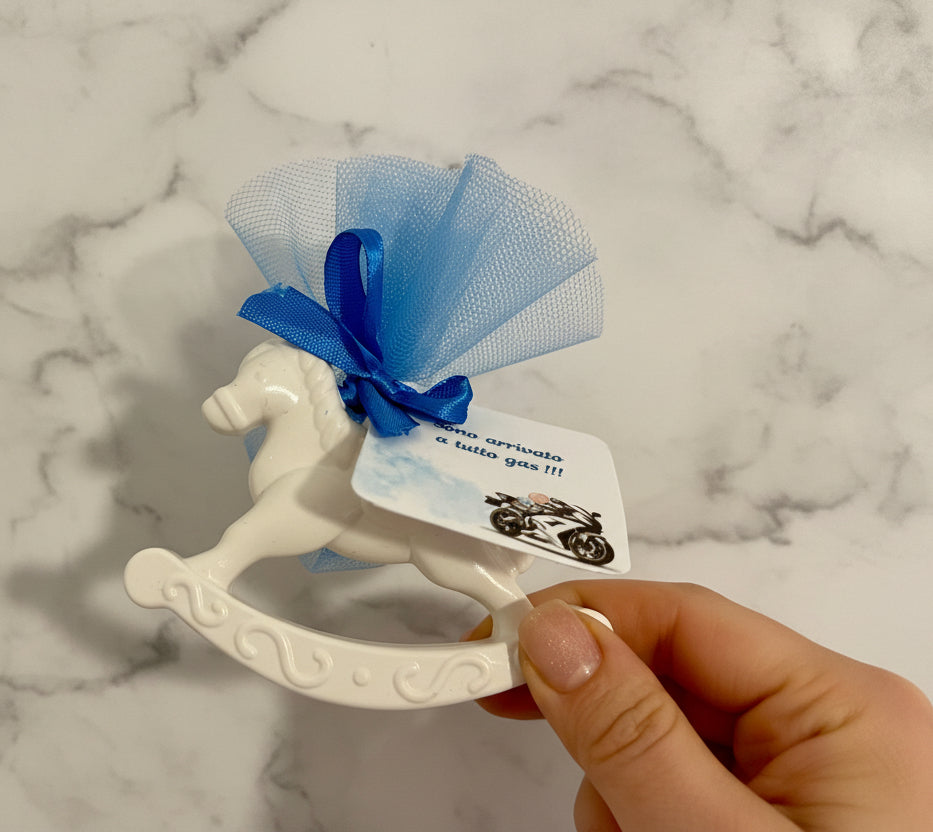 Cavallo a dondolo in gesso ceramico