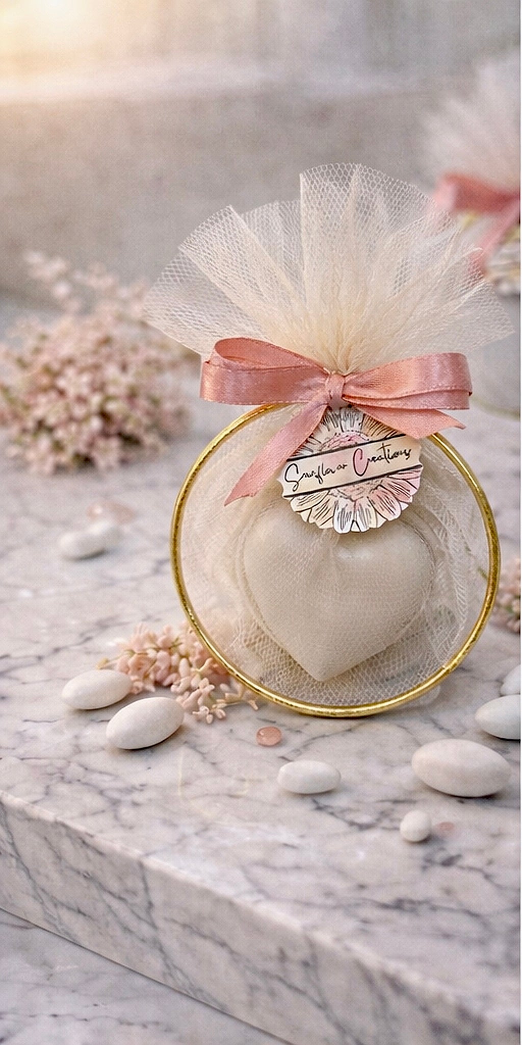 Cialda cuore con cerchio dorato